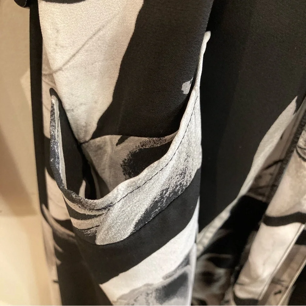 LE CHATEAU Sz L Black White Cascade Belted Unlined Slinky Flowy Overcoat Kimono - Picture 4 of 13